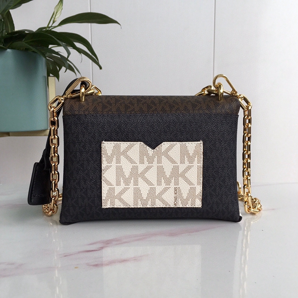 マイケルコースバッグ背面デザイン